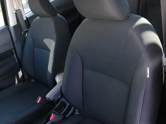 2025 Nissan Kicks Play S photo 4