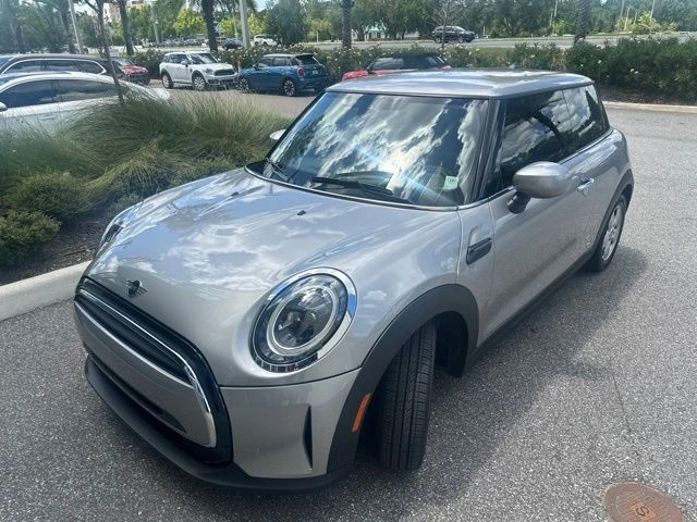 2024 MINI Hardtop Cooper's photo