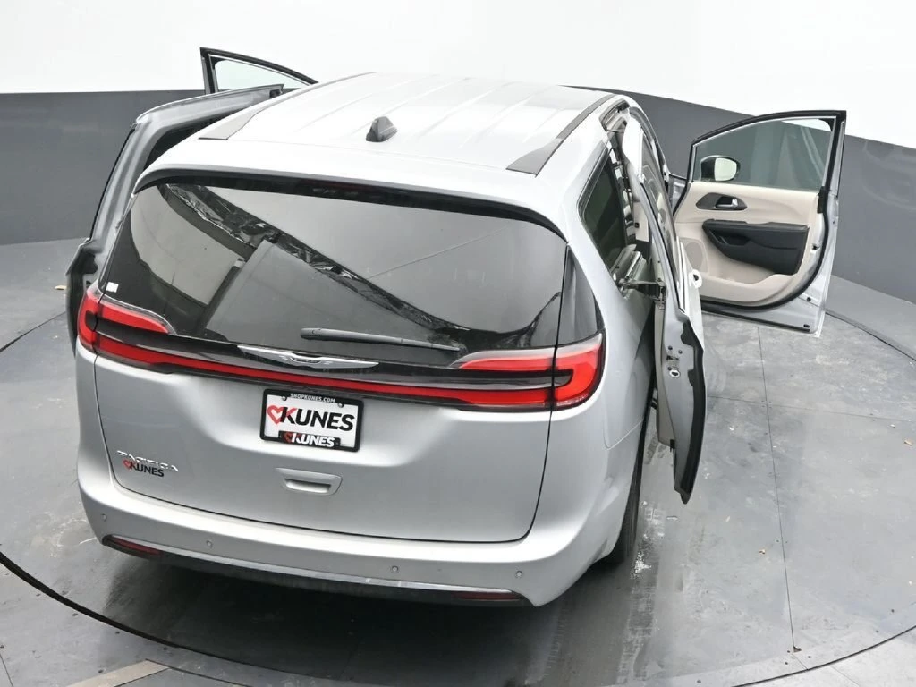 2024 Chrysler Pacifica Touring L - Photo 66