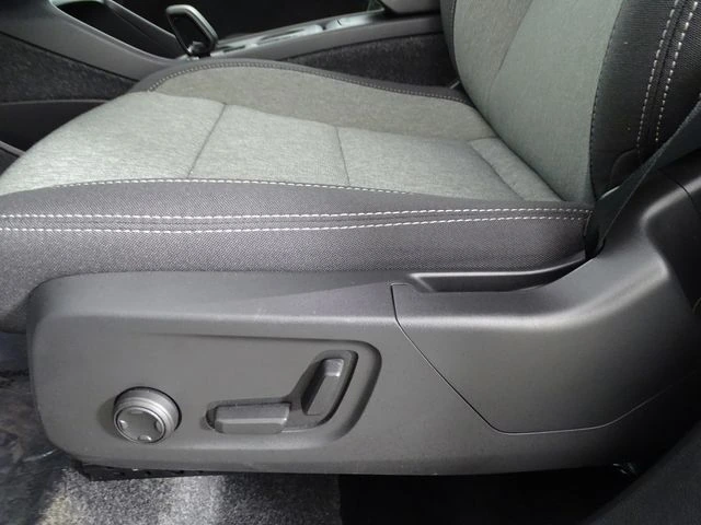 2025 Volvo - image 21