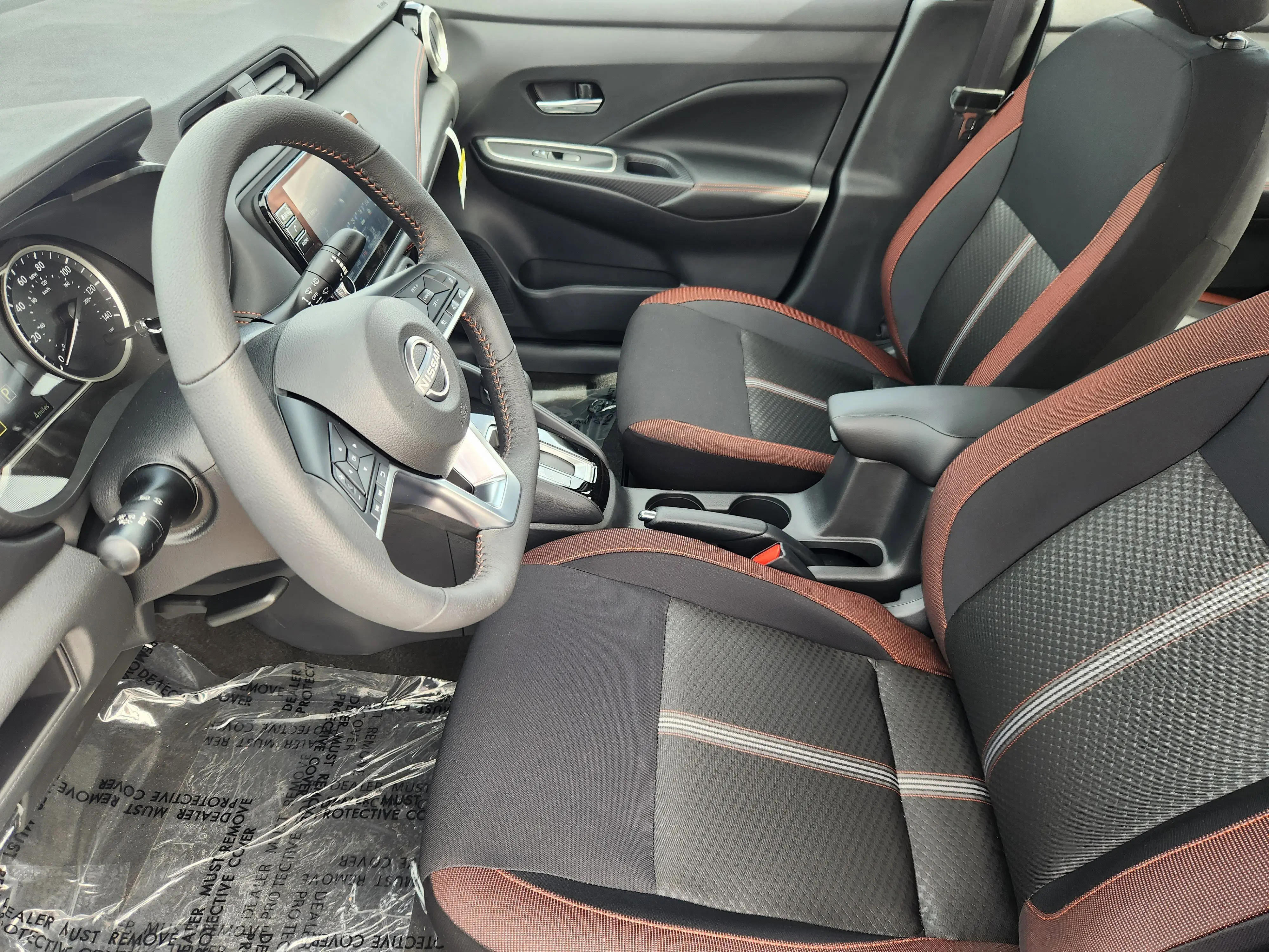 2025 Nissan Versa SR photo 8