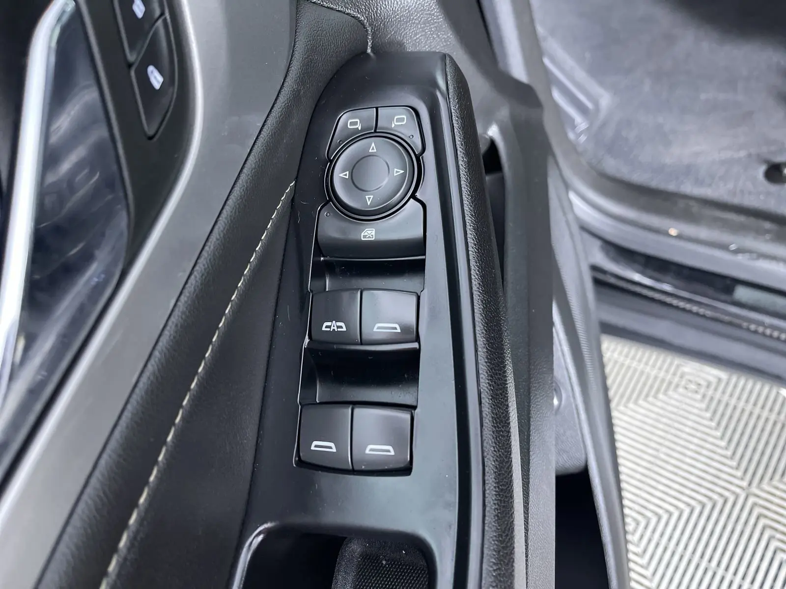 2023 Chevrolet Traverse Leather photo 11