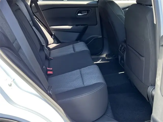 2026 Nissan Rogue SV photo 20