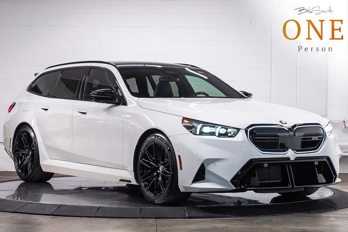 2027 BMW M5 M5 Touring's photo