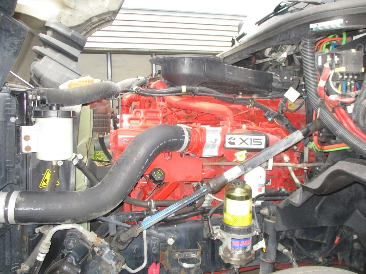 2022 International LT in Altoona, IA — photo 7