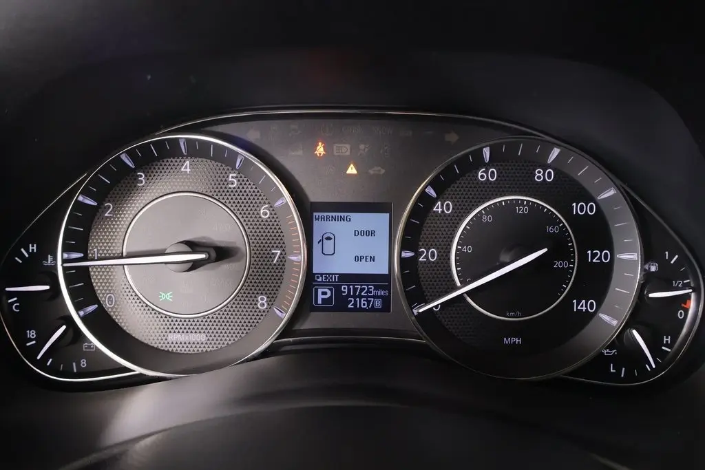 2019 Nissan Armada SV photo 4