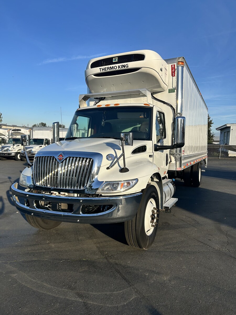 2019 International 4300 in Portland, OR — photo 2