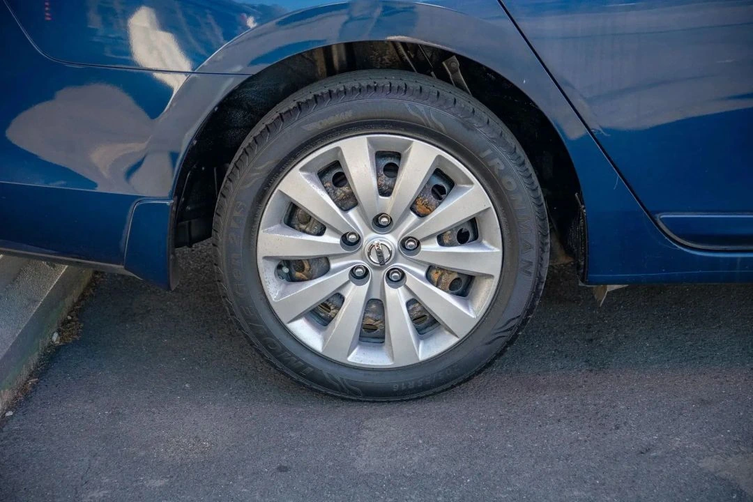 2016 Nissan Sentra S - Photo 16