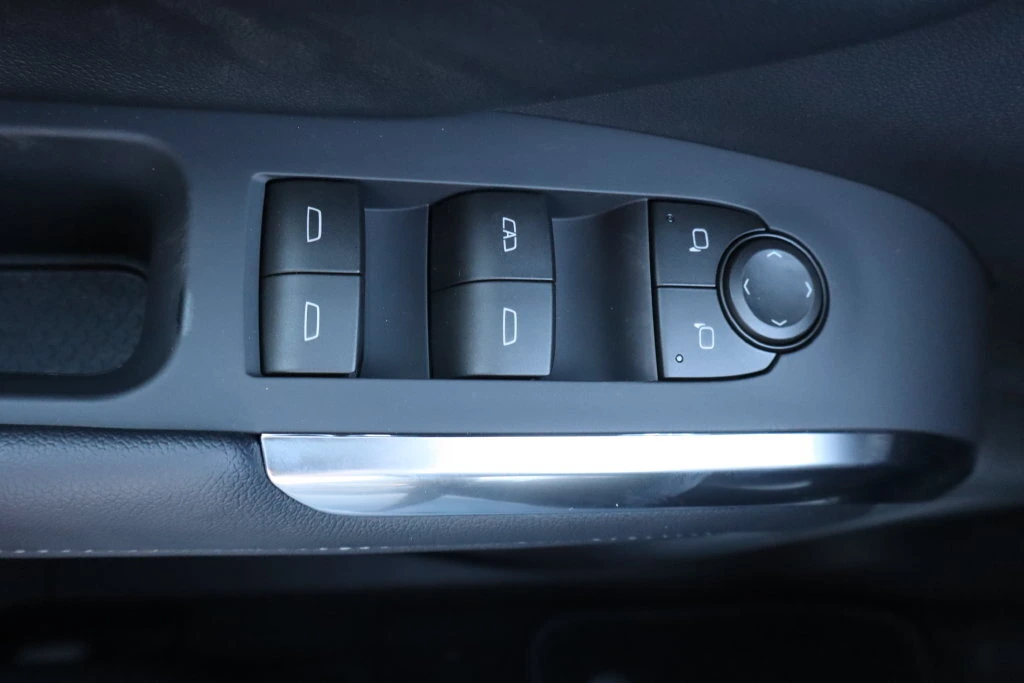 2027 Chevrolet Traverse LT - Photo 20