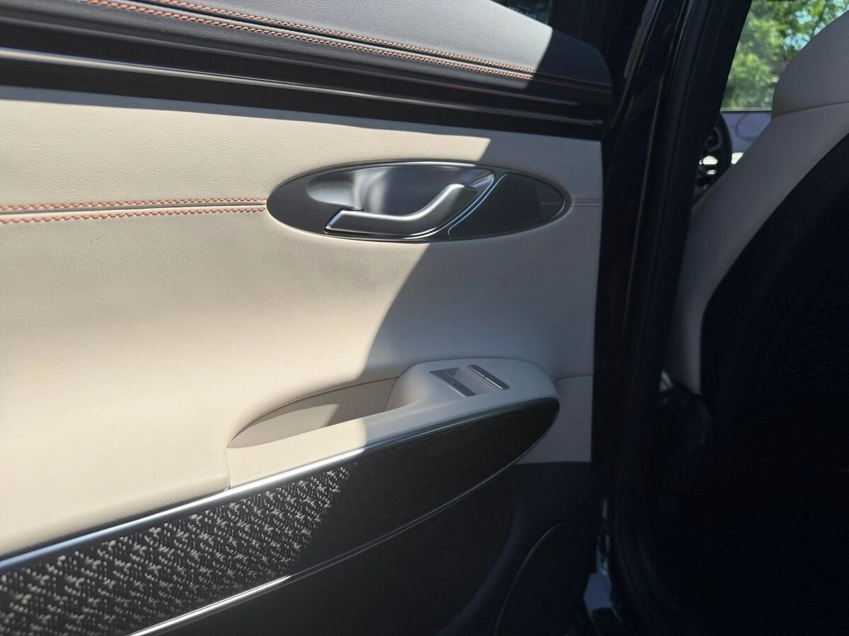 2026 GENESIS GV70 Sport Prestige - Photo 18