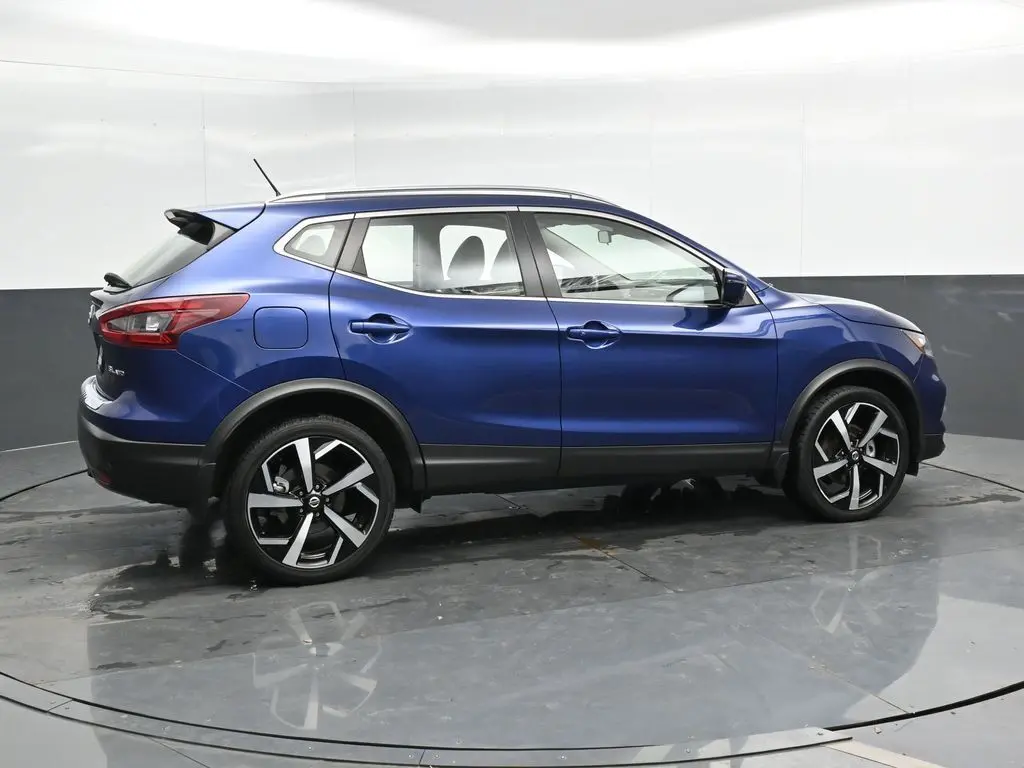 Used 2022 Nissan Rogue Sport SL with VIN JN1BJ1CW9NW494586 for sale in Sycamore, IL
