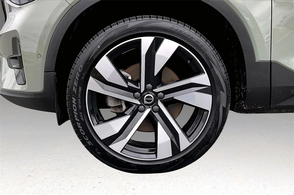 2024 Volvo - image 34