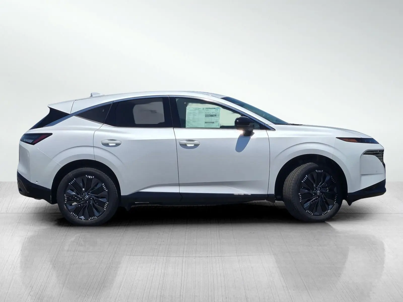 2025 Nissan Murano Platinum photo 2