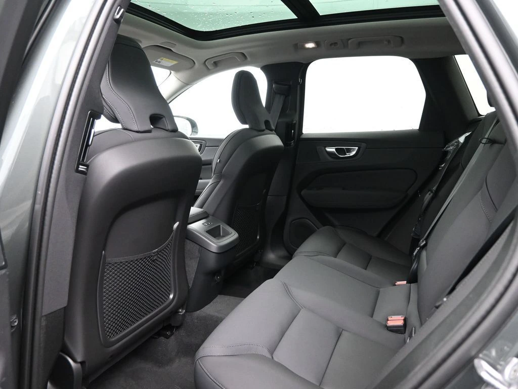 2026 Volvo - image 19