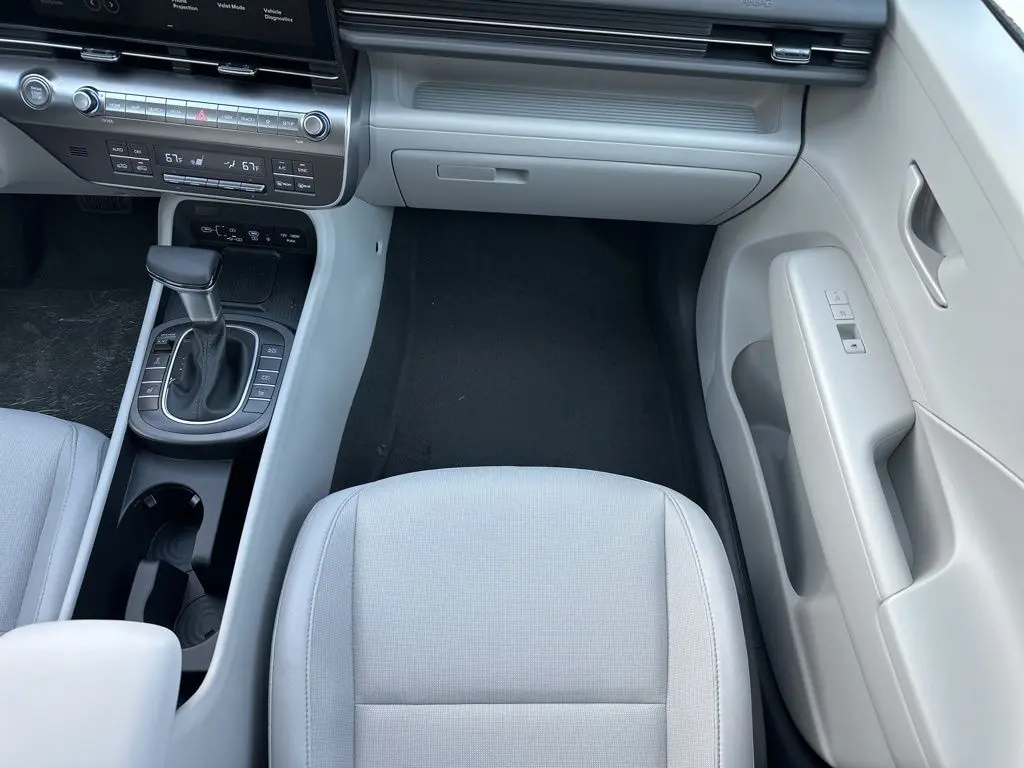 2026 Hyundai Kona SEL photo 23
