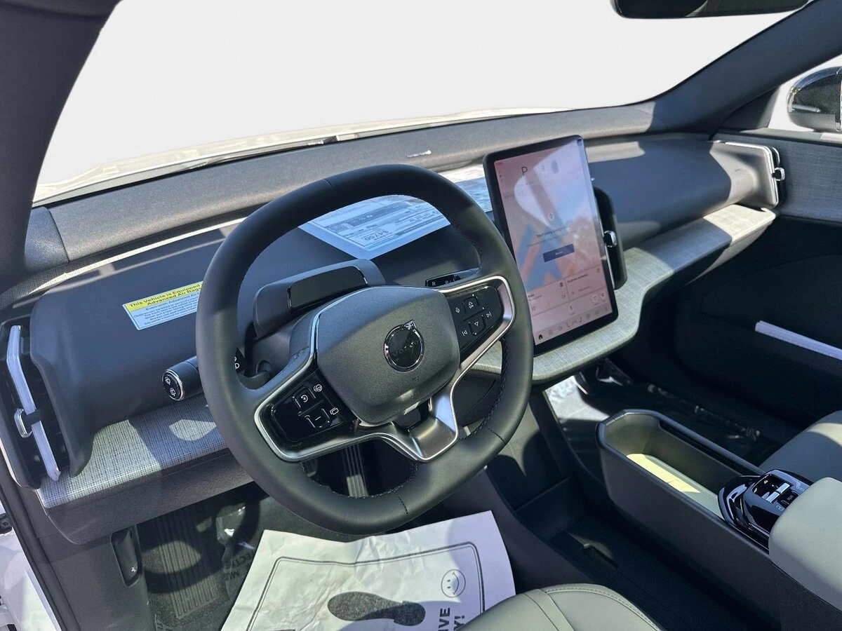 2026 Volvo - image 17