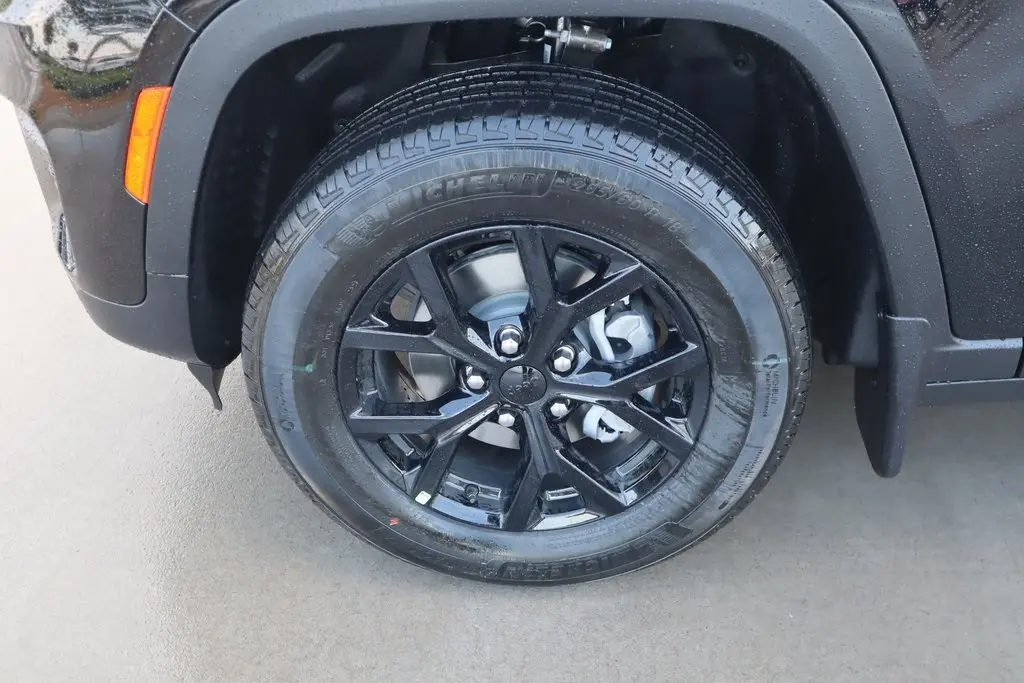 2025 Jeep Grand Cherokee Altitude X photo 17