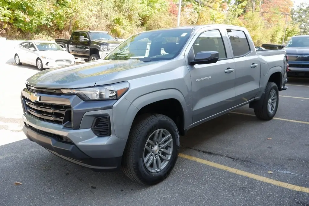 2026 Chevrolet Colorado LT photo 4