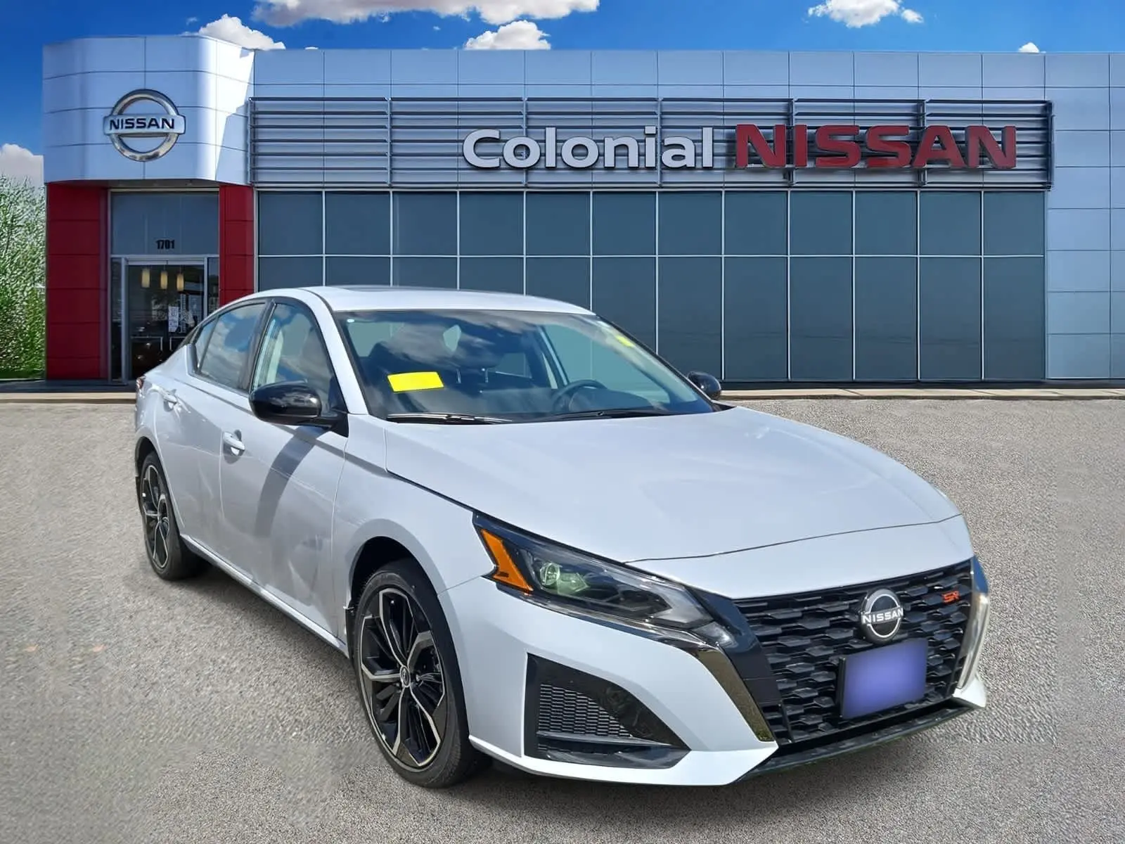 2025 Nissan Altima SR photo 4