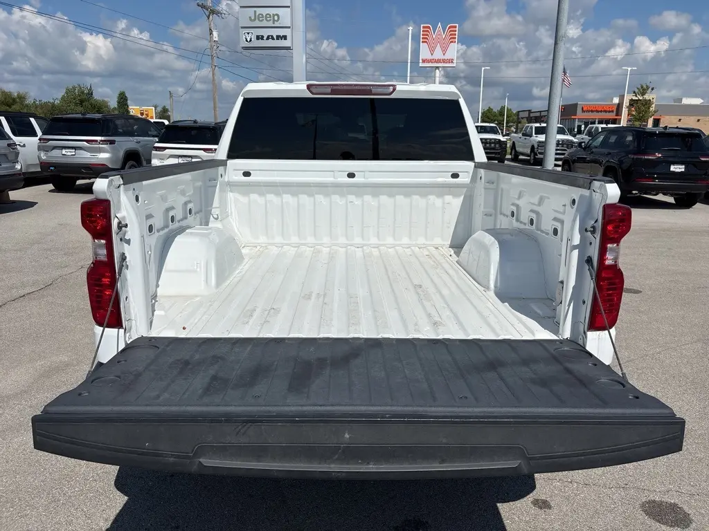 2023 Chevrolet Silverado 1500 LT1 photo 5
