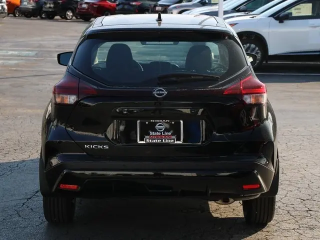2025 Nissan Kicks Play S photo 7