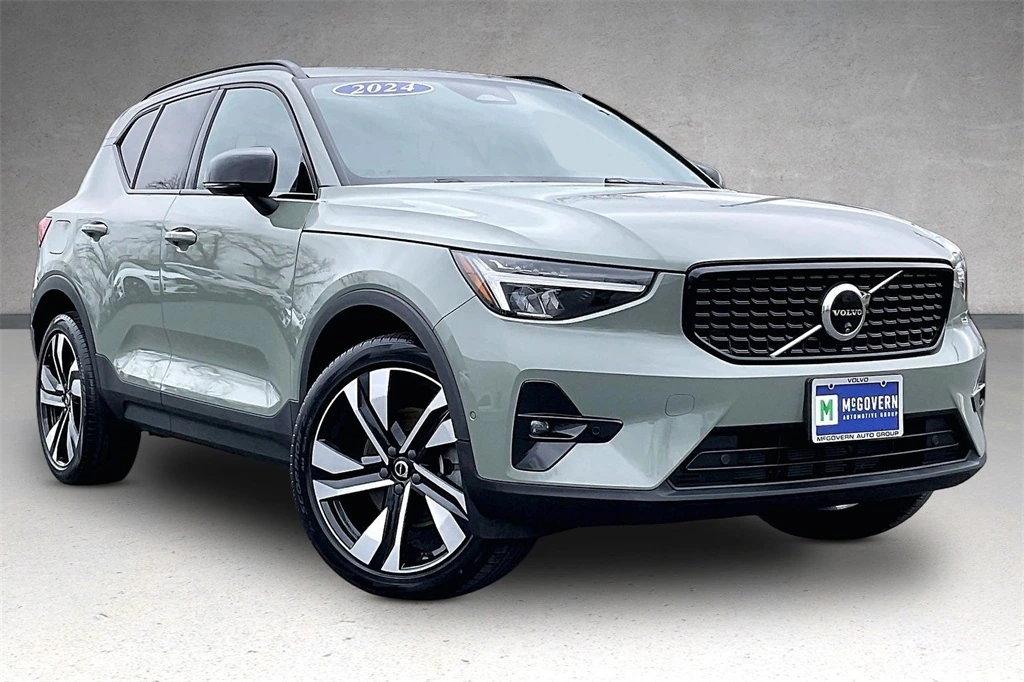 2024 Volvo - image 3