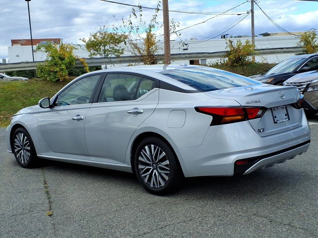 2023 Nissan Altima SV - Photo 7