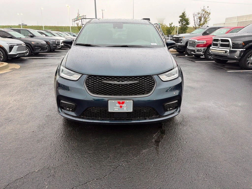 Used 2023 Chrysler Pacifica Hybrid Touring L with VIN 2C4RC1L76PR609302 for sale in Kansas City