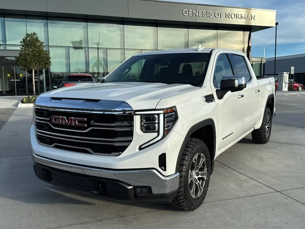 2024 GMC Sierra 1500 SLT's photo