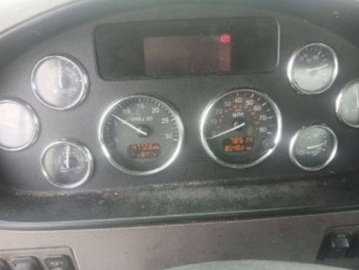 2020 Peterbilt 337 in Erie, PA — photo 8