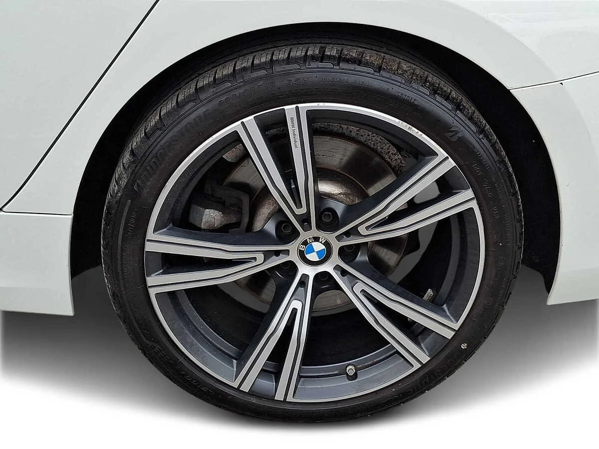 2023 BMW 3 Series 330i - Photo 7