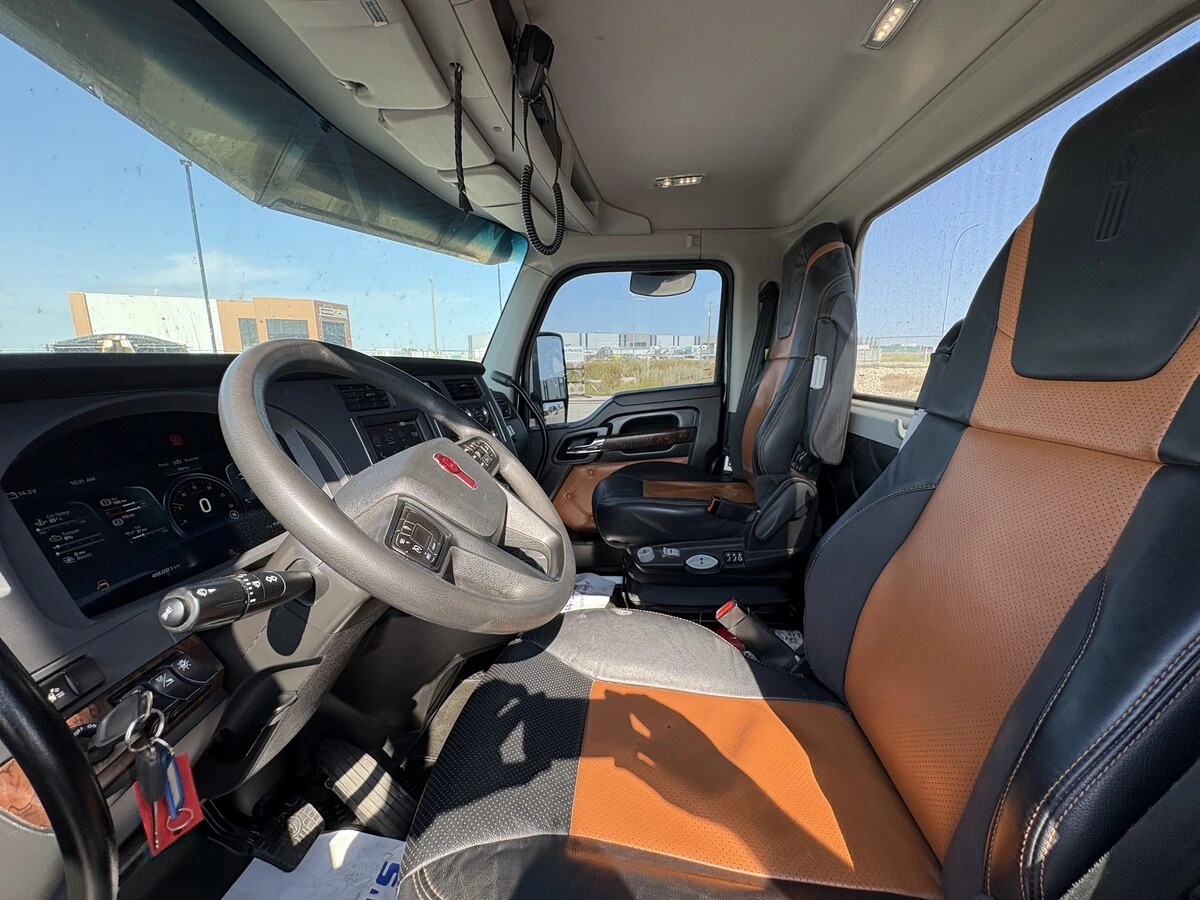 2023 Kenworth T880 — photo 7