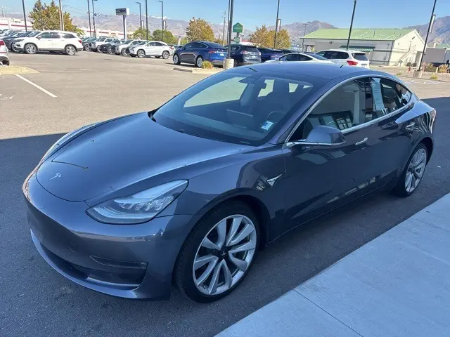 2018 Tesla Model 3 Long Range photo 3