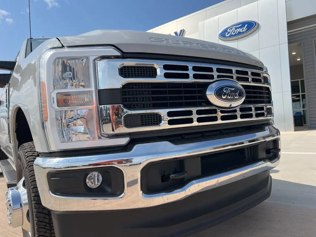 2026 Ford F-350 photo 12