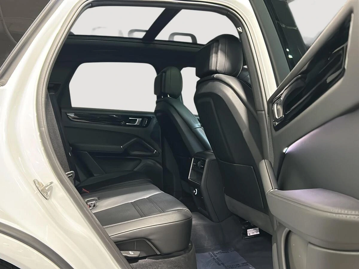 2023 Porsche Cayenne Base - Photo 10