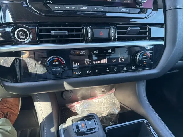 2024 Nissan Pathfinder SV photo 17