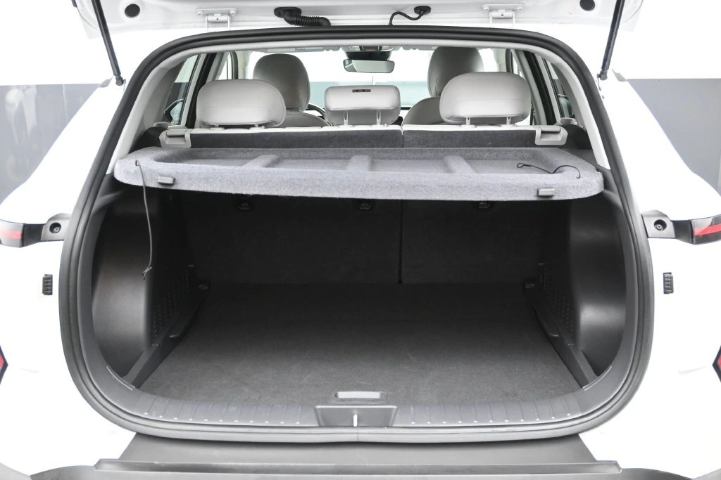 2025 Hyundai Kona SEL - Photo 9