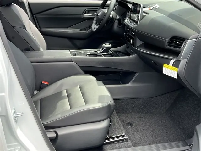 2026 Nissan Rogue SV photo 22
