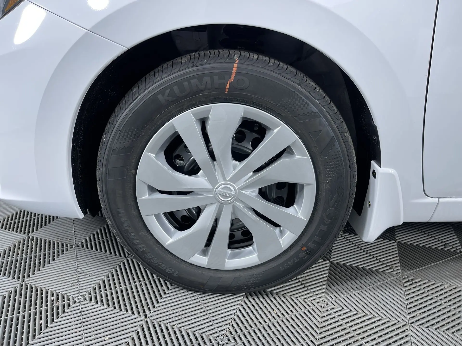 2025 Nissan Versa S photo 22