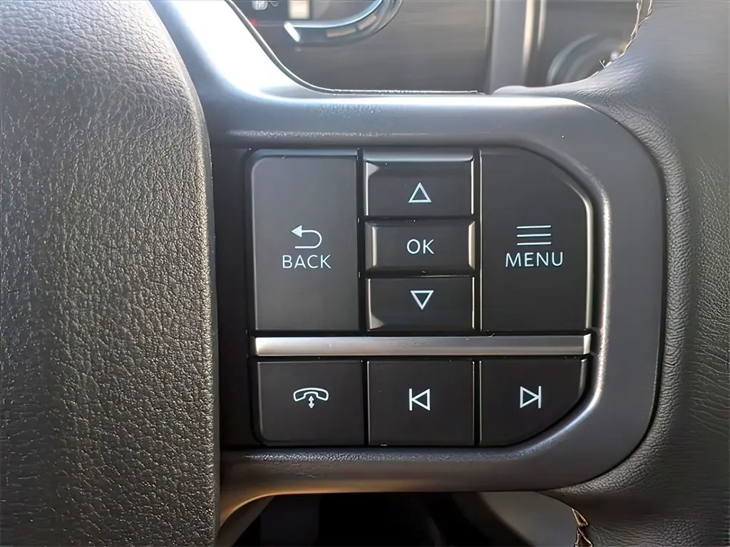 2025 Ford F-150 Lariat photo 16