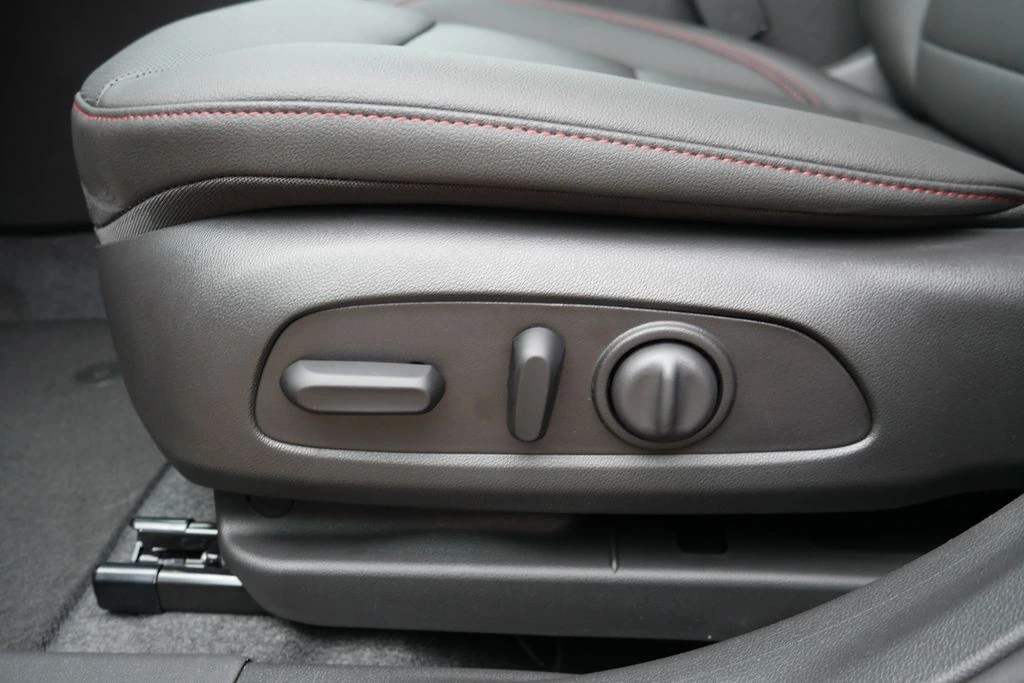 2026 Chevrolet Trax RS - Photo 17