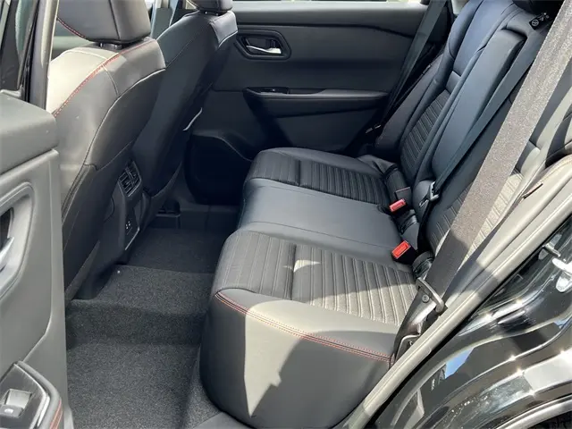 2026 Nissan Rogue SV photo 18