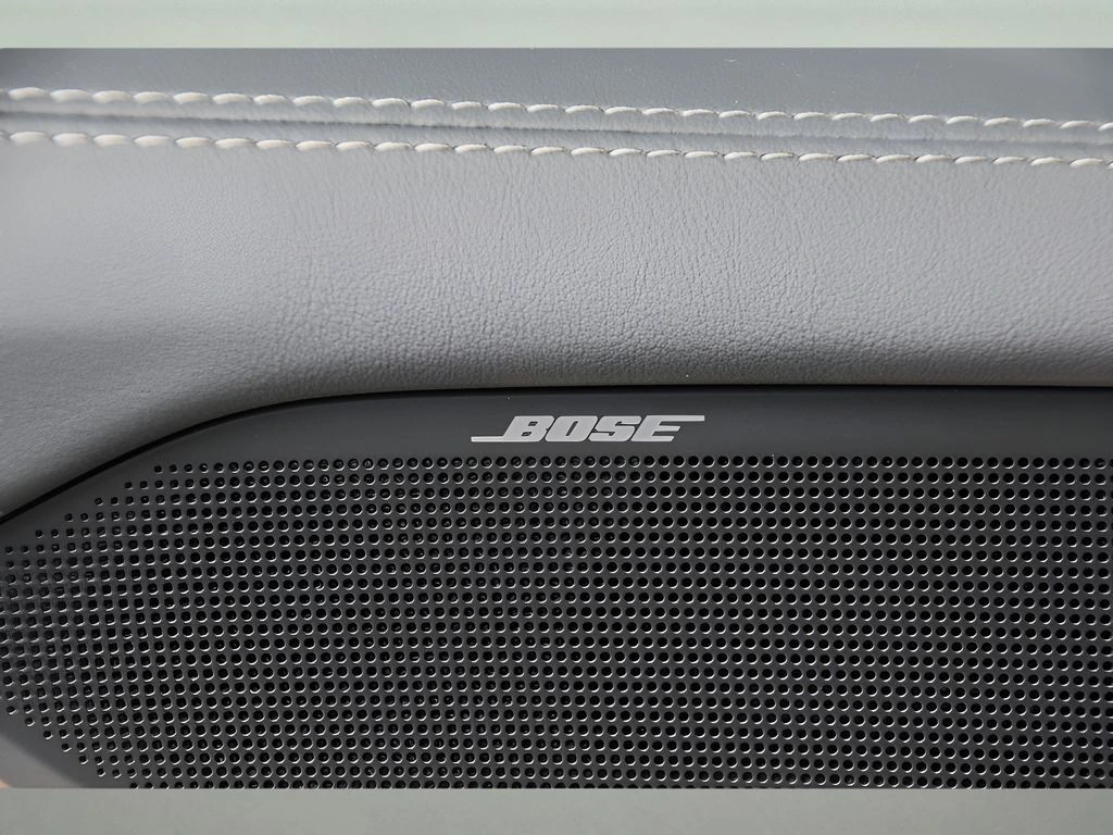 2025 Volvo - image 16