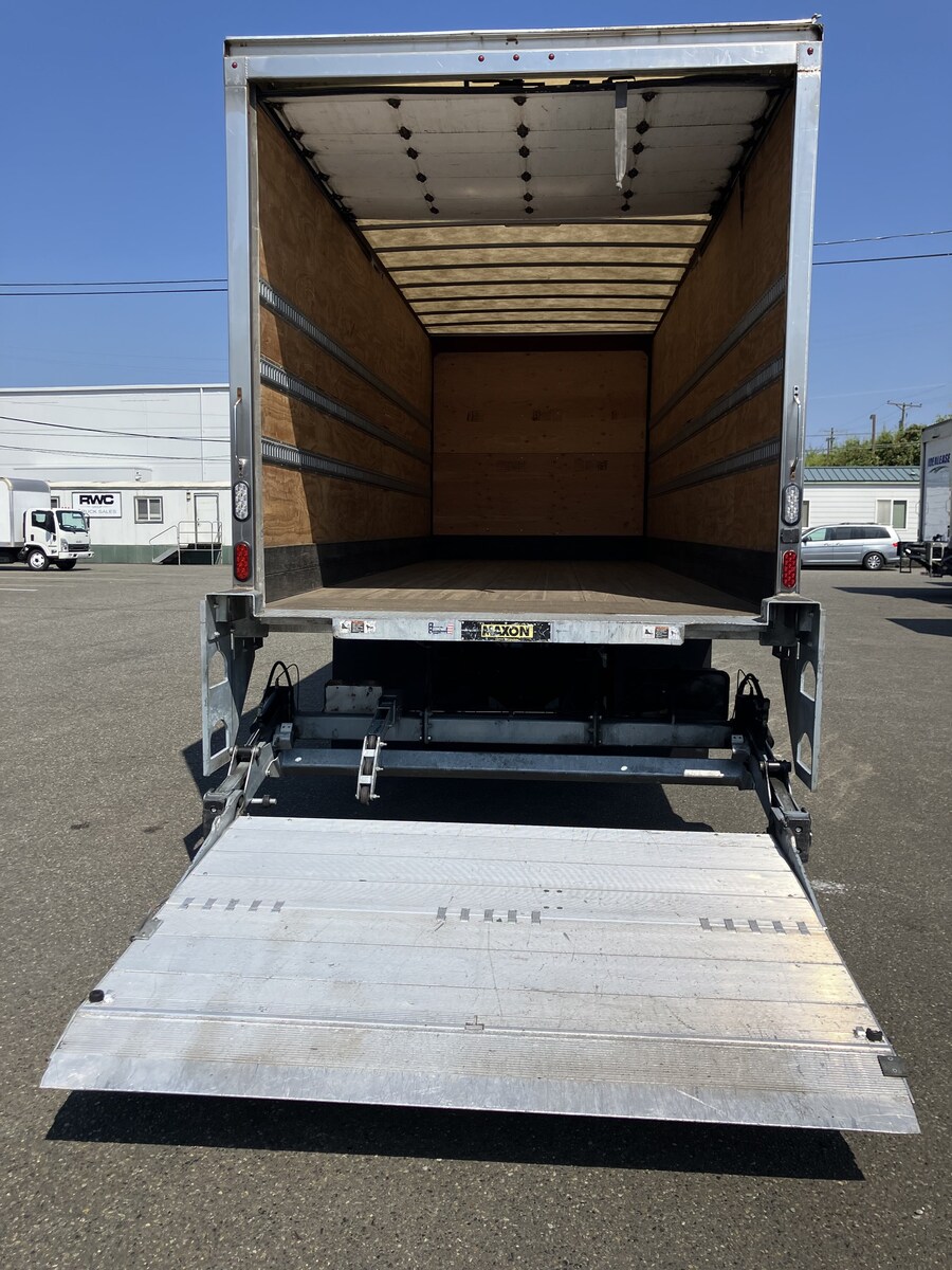 2018 International 4300 in Tacoma, WA — photo 4