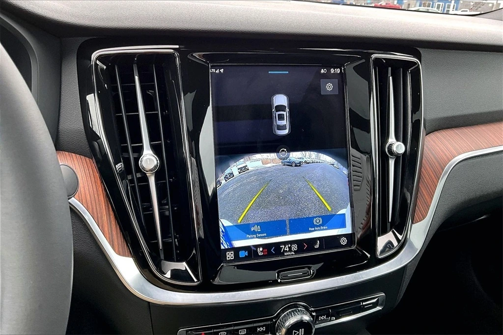 2023 Volvo - image 14