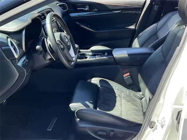 2021 Nissan Maxima SR photo 18