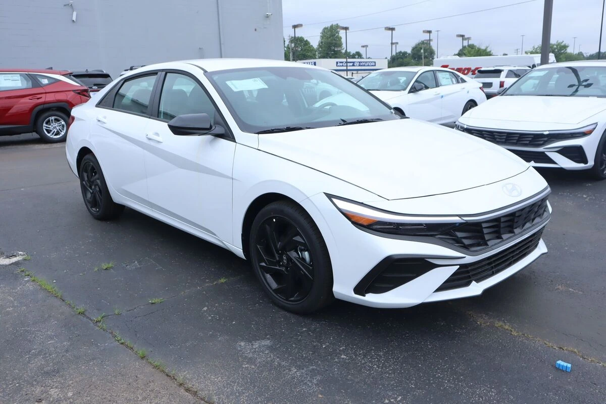 2026 Hyundai Elantra 2.0 SEL Sport IVT's photo