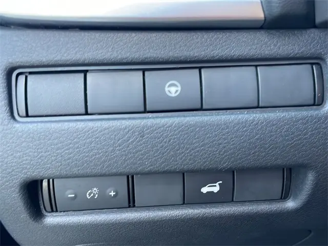 2023 Nissan Rogue SL photo 18