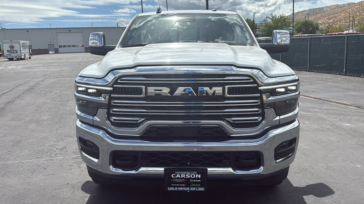 2026 RAM 3500 Laramie - Photo 8