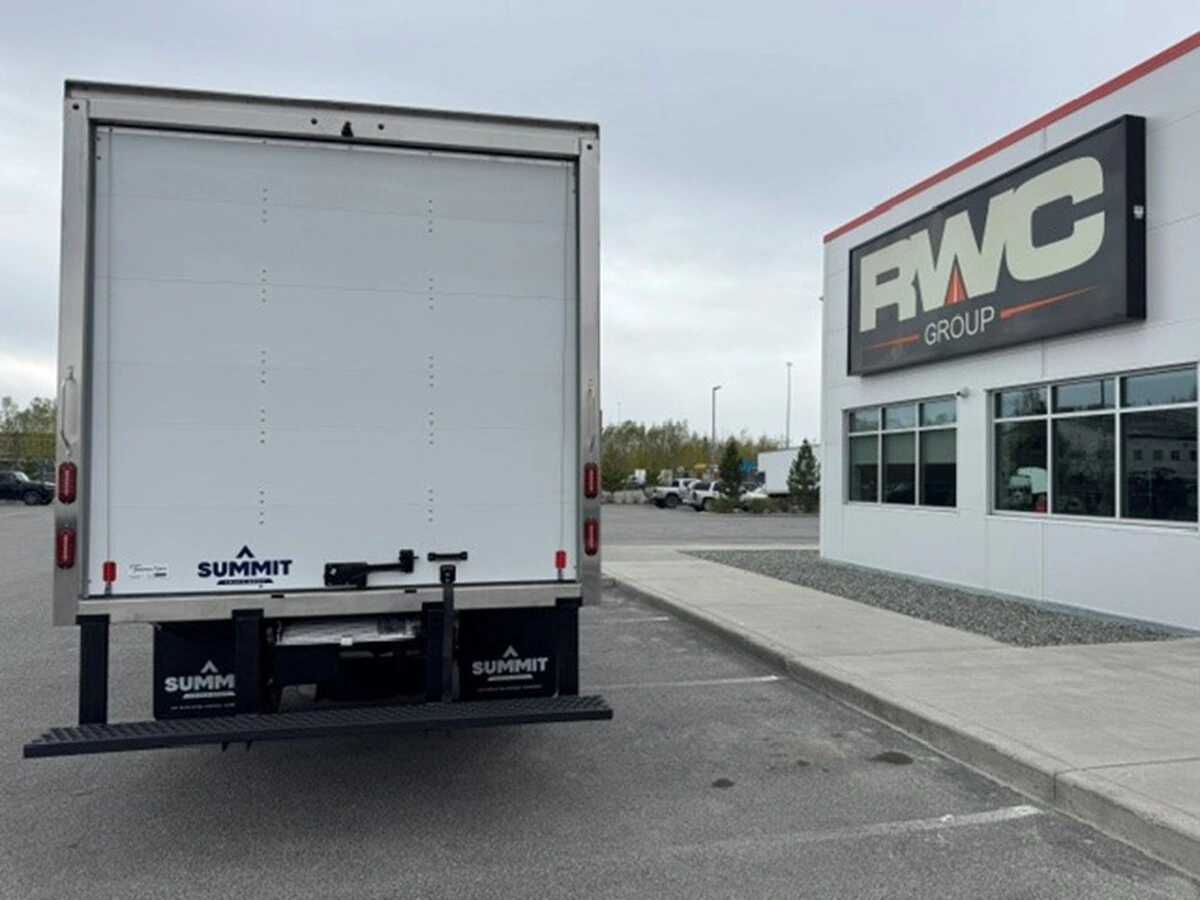 2026 Isuzu NPR — photo 4